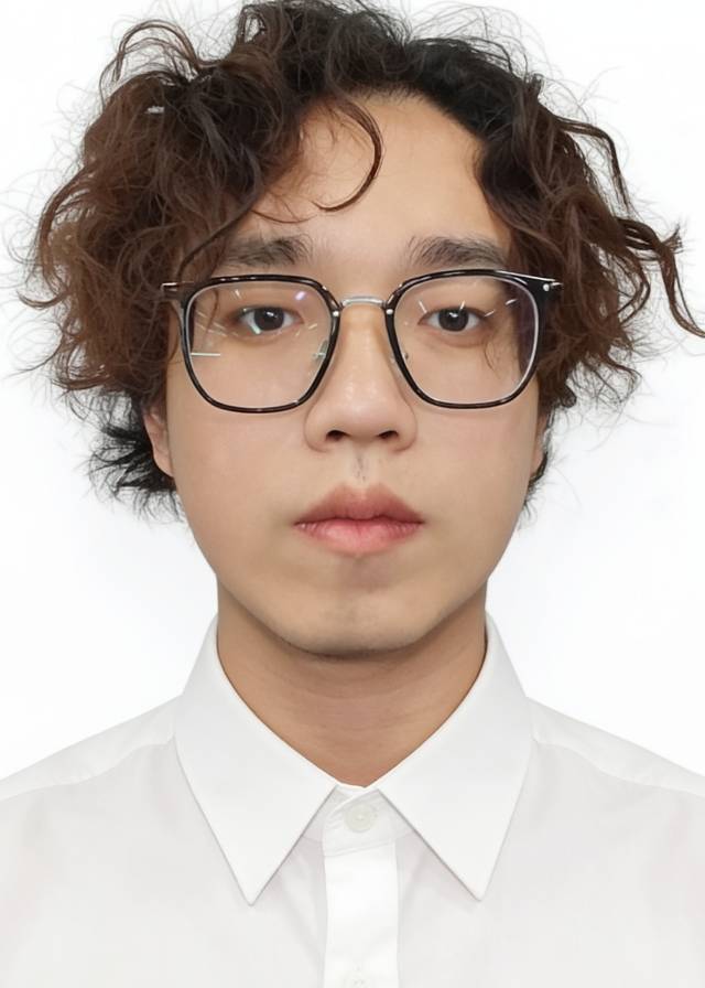 李嘉鹏_照片.jpg